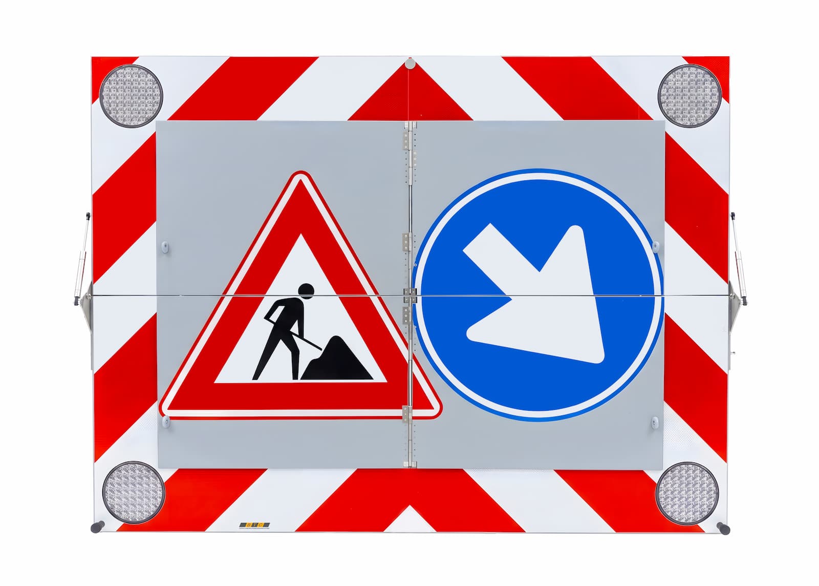 BTC actieraam — combinatie waarschuwingsdriehoek en richtingbord